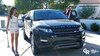 girlsrimming domme bends over for monster cock rimjob 😈