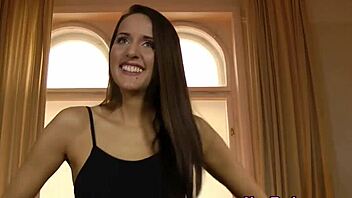 Teen rides oldy's cock 😏