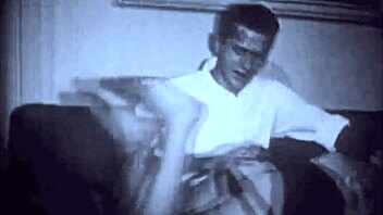 Øh, jeg mener, mørk vintage-tabu i London med håret gamle mommy-type