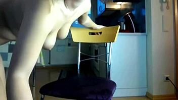 Cute Sexydea Squirting Hard on Live Webcam.