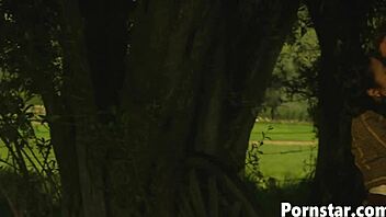 Sexy Pornstar Kaylani Lei Demonstrates Her Amazing Blowjob Skills