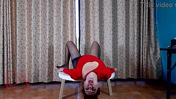 Nice lady strips in pantyhose and heels at round dorm table