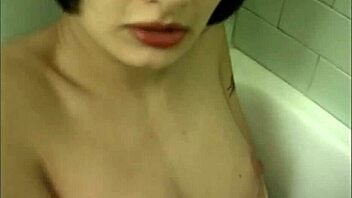 나는 털 많은 이탈리안 슬럿, 오늘 밤 야한 애인한테 세게 파운드 당해!