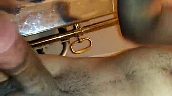 Casual oral encounter with focus on sucking.