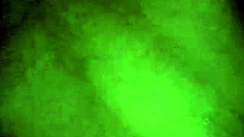 زوجة مبللة تمص زب أسود كبير عميق مسجل على كاميرا