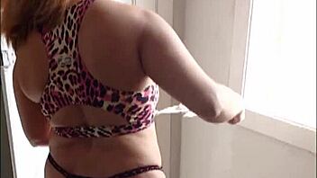 Blondeliberal - Fui Ajudar O Pintor E Ele Colocou O Pinto Na Minha Buceta Sem Camisinha E Gozou Na Minha Bunda