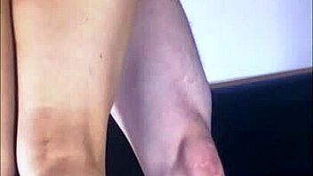 هل كانت ابنة زوجة روبرتو ضيقة لدرجة احتياج زلق؟