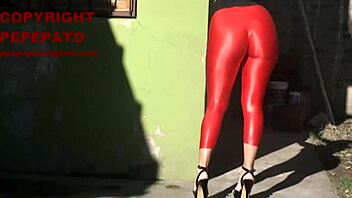 Argentinian Milf in Tight Leggings Drives Me Wild