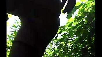 Flexible ebony babe gets pounded outdoors by her ex-boyfriend