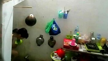 Em Gái Học Y Dược Cần Thơ Explores Teen Adventures