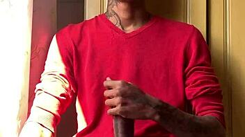 Oberon's smoking hot masturbation with a big black cock