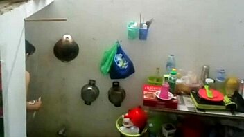 Em Gái Học Y Dược Cần Thơ Explores Teen Adventures