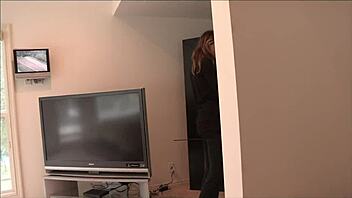 Skinny blonde receives intense shaking orgasm from sexy brunette milf