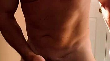 i got so horny in the bathroom with this monster cock bodybuilder