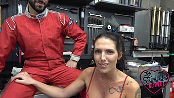 Aurora Une Coquine Brunette Aux Gros Seins!