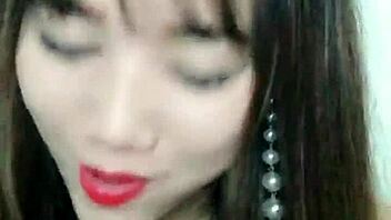 음, 업라이브 토크쇼 라이브스트림에 나온 베트남 여자, 너무 섹시해!