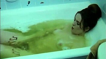 Step sister's bathroom encounter in vintage porn