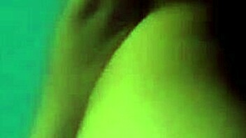 ya mero es halloween para ponerme mi traje de gallina y sentarme en tus huevos mi amor