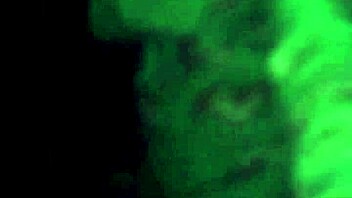 ya mero es halloween para ponerme mi traje de gallina y sentarme en tus huevos mi amor