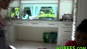 Amateur lesbians licking pussies at wild coed party 🥳