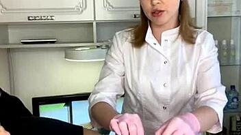 シュガーナディヤがピアスチンポを専門的に脱毛、クローズアップリアリティ