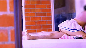 शर्मीली लैटिना सौतेली बेटी ने जल्दी बहकाया मुझे