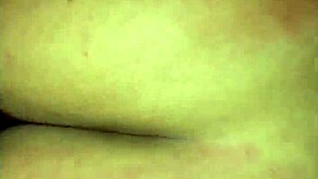 Novinha safada taking huge cock in hardcore action!