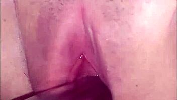 Amateur inserts bottle for coca cola orgasm 😱