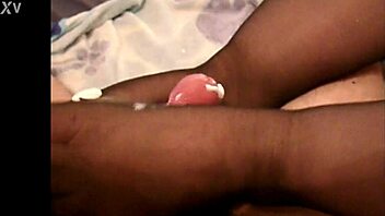 amateur gives footjob in pantyhose nylon leggings