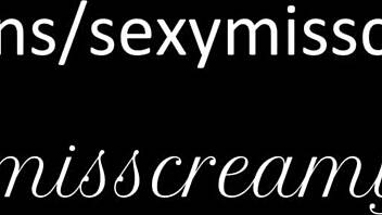 Riskante openbare park flash wordt spuitend met jonge kerel