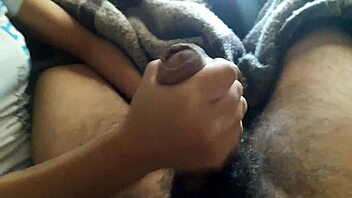 dinal feliz gives oral in bed?
