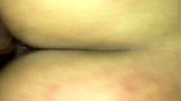 نوفينها شرموطة تأخذ قضيب هائل في نيك عنيف!