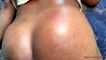 Single Ebony Mum's Jiggling Booty Teases