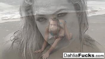 Hot Dahlia Feels Naughty Squirting