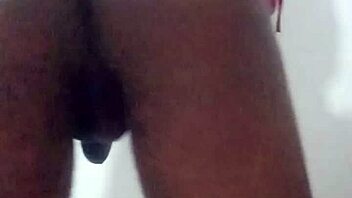 Is this pretinho really wanting rola, or just teasing?