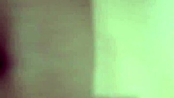 Estoy bien arrecha besame la boca y los labios de abajo besa todo mi cuerpo