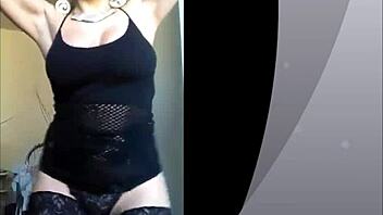 olha essa stripper sensual rasgando a roupa