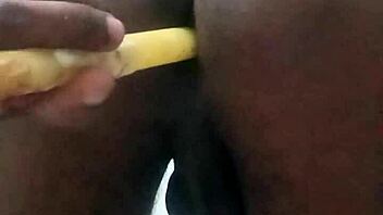 Is this pretinho really wanting rola, or just teasing?