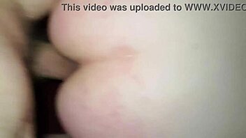 Calvo Y Rubia En Sofá Casero: Blonde Woman And Bald Man On Homemade Sofa