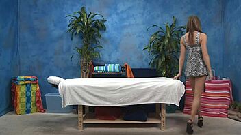 Teen Babe Gets Seductive Ass Massage
