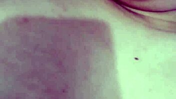 Estoy bien arrecha besame la boca y los labios de abajo besa todo mi cuerpo