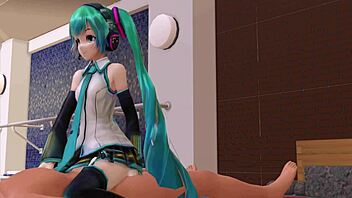 האצונה מיקו רוכבת קאוגירל באנימה