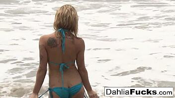Hot Dahlia Feels Naughty Squirting