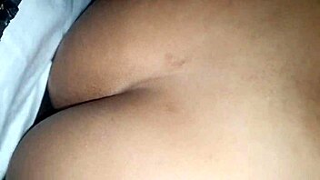 Chupei e Fodi Varios Desconhecidos no Glory Hole de Swing!