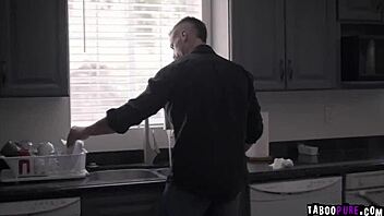 Jane Wilde seduces Charles Dera, sucking his big cock