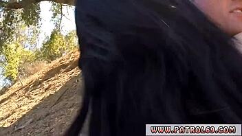 Russian policewoman gives rough handjob to inmate in raw amateur action