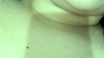 Estoy bien arrecha besame la boca y los labios de abajo besa todo mi cuerpo