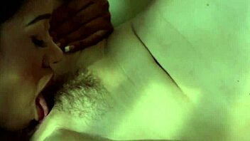 damn, ebony babe licking and scissoring her girlfriend