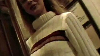 lenka gives amazing footjob with cumshot