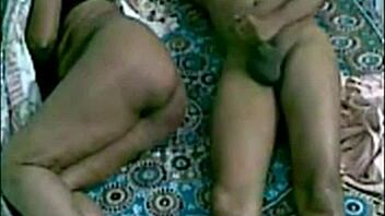 विलेज आंटी की बिग गैंड इंडियन रैंच सेक्स में हार्ड पाउंडेड